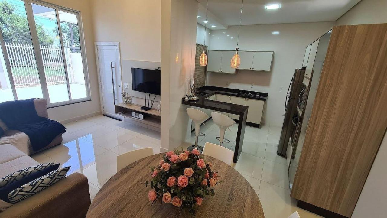 Linda Casa Na Regiao De Foz 度假居